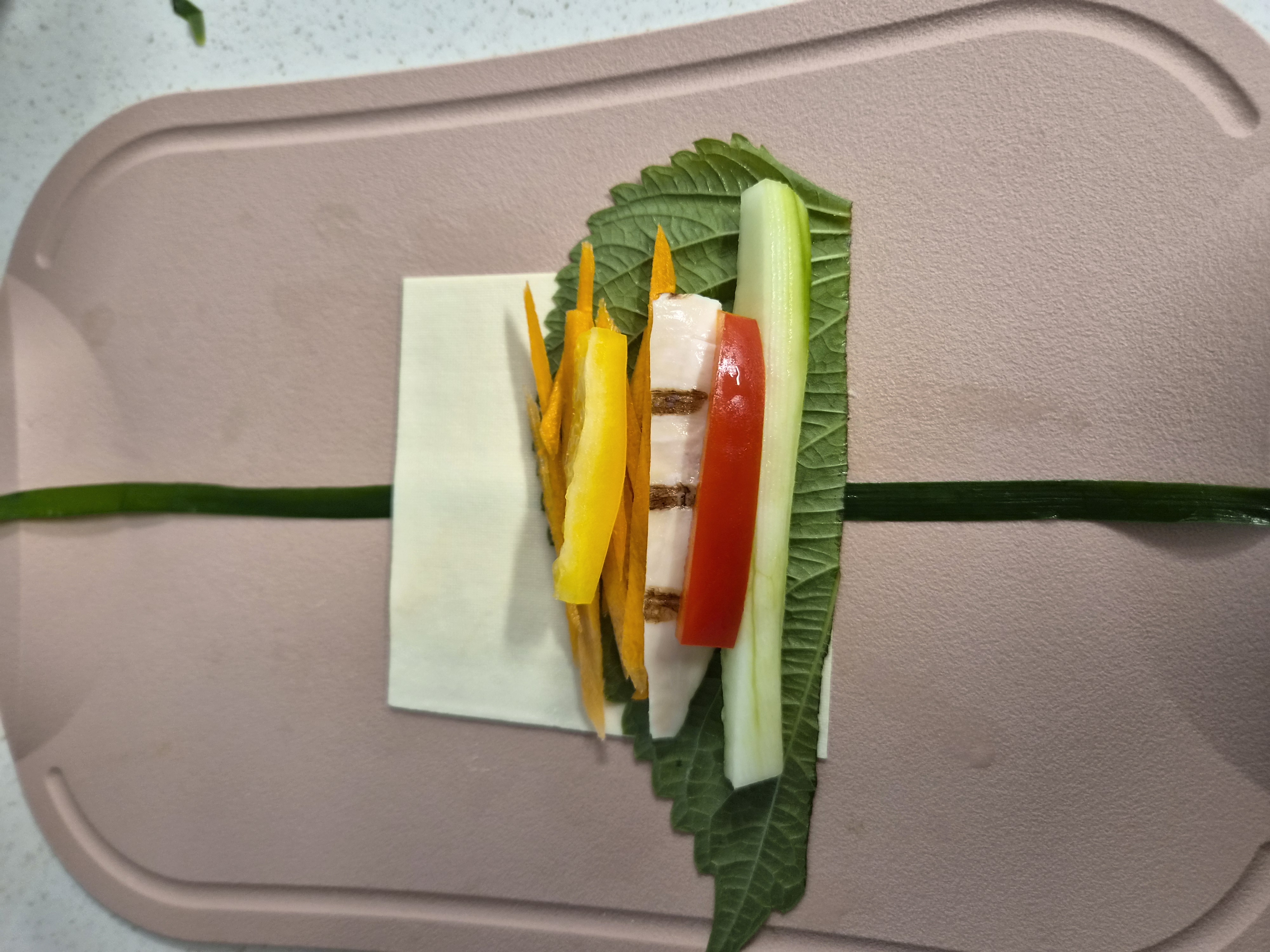 식비절약! 자투리 채소는 돌돌말이 쌈으로!