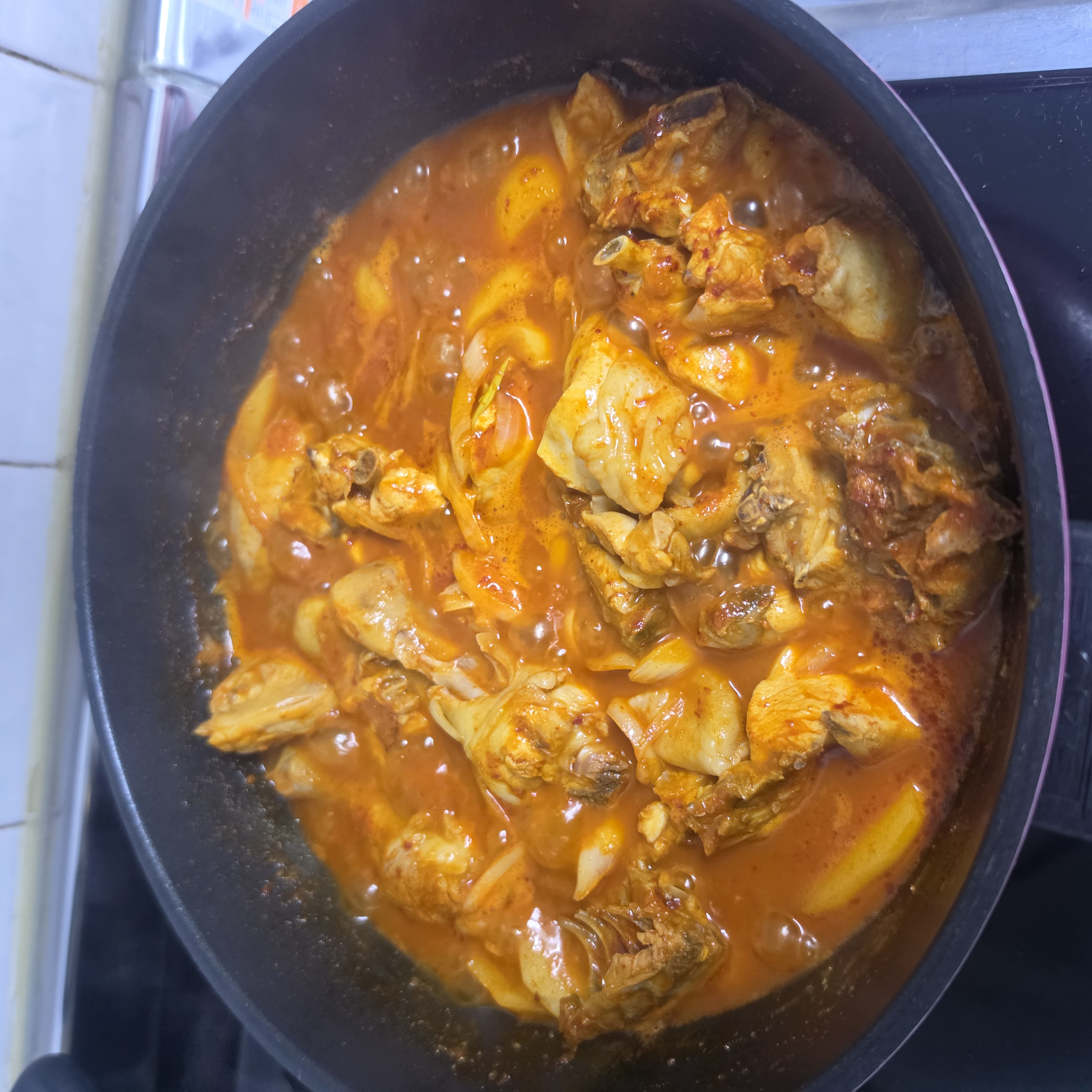 매콤달달한 밥도둑 닭볶음탕